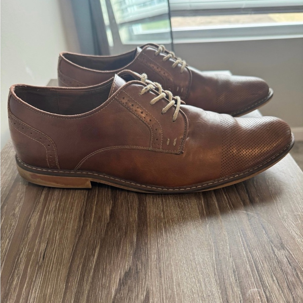 Men’s dress shoe size 13